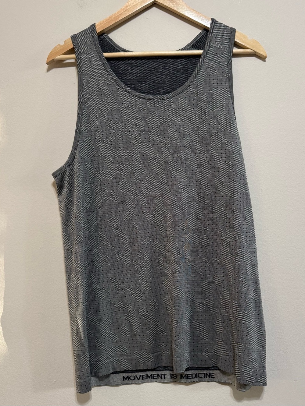 Lululemon Metal Vent Men Tank Size M